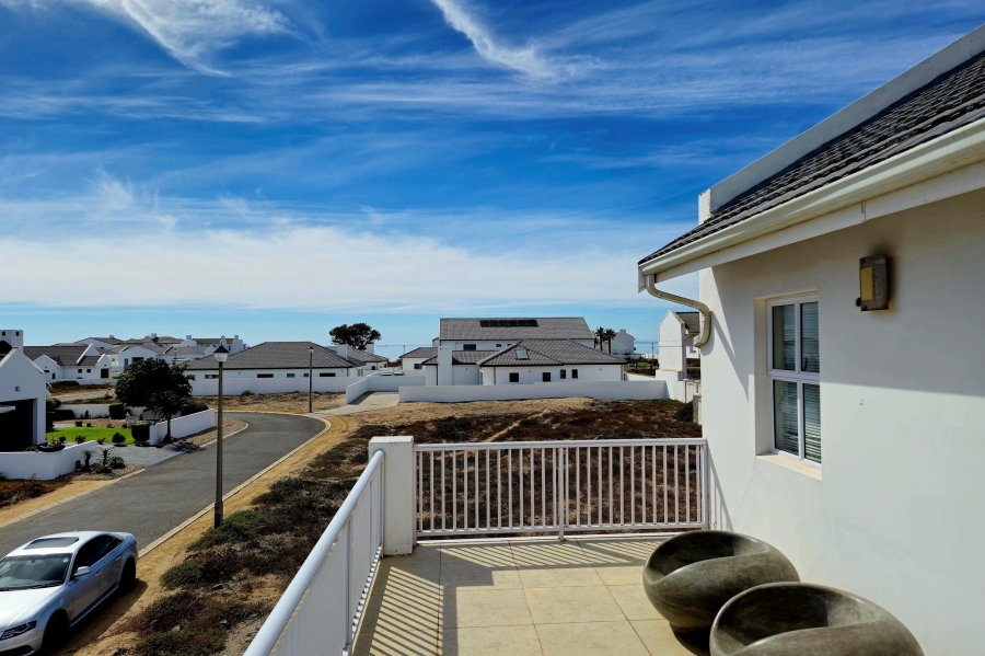 4 Bedroom Property for Sale in Sandy Point Western Cape